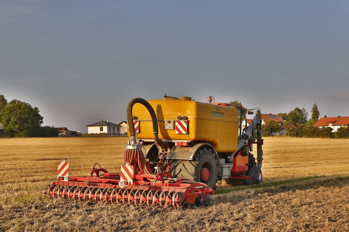 SynCult for direct liquid manure introduction