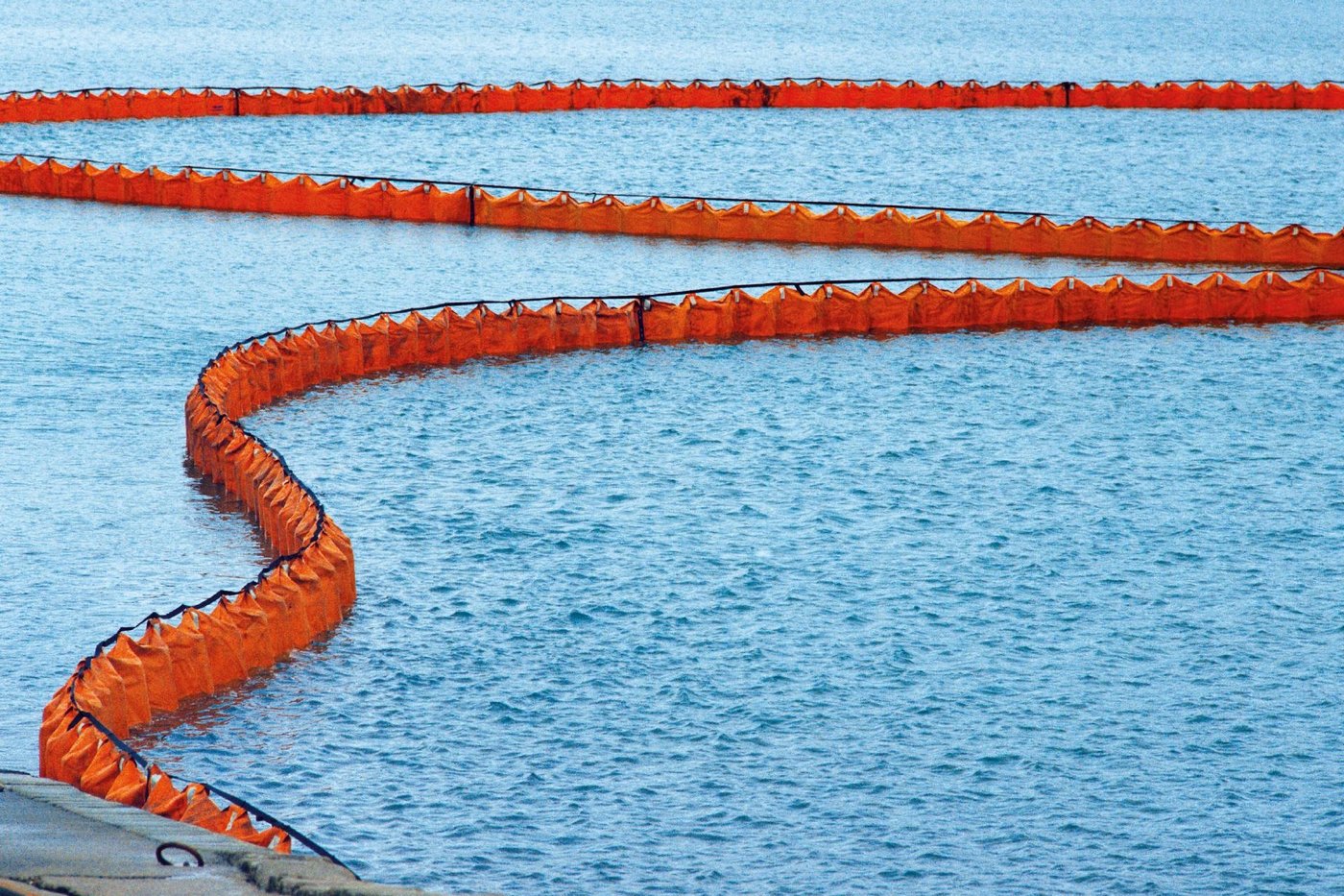 Oil barrier on water