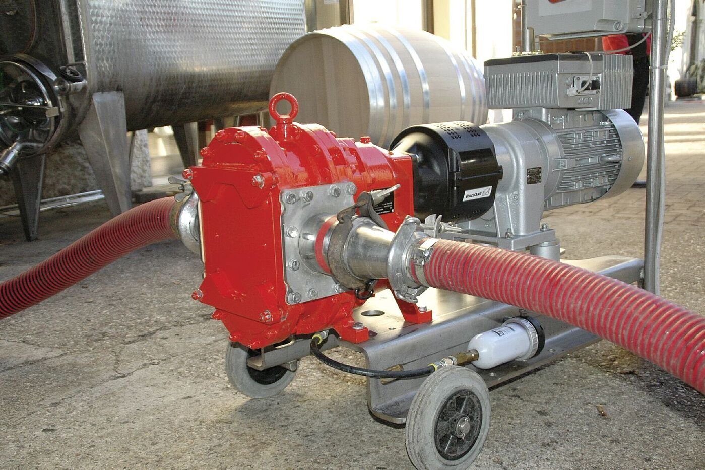 The Vogelsang wine pump in a mobile application